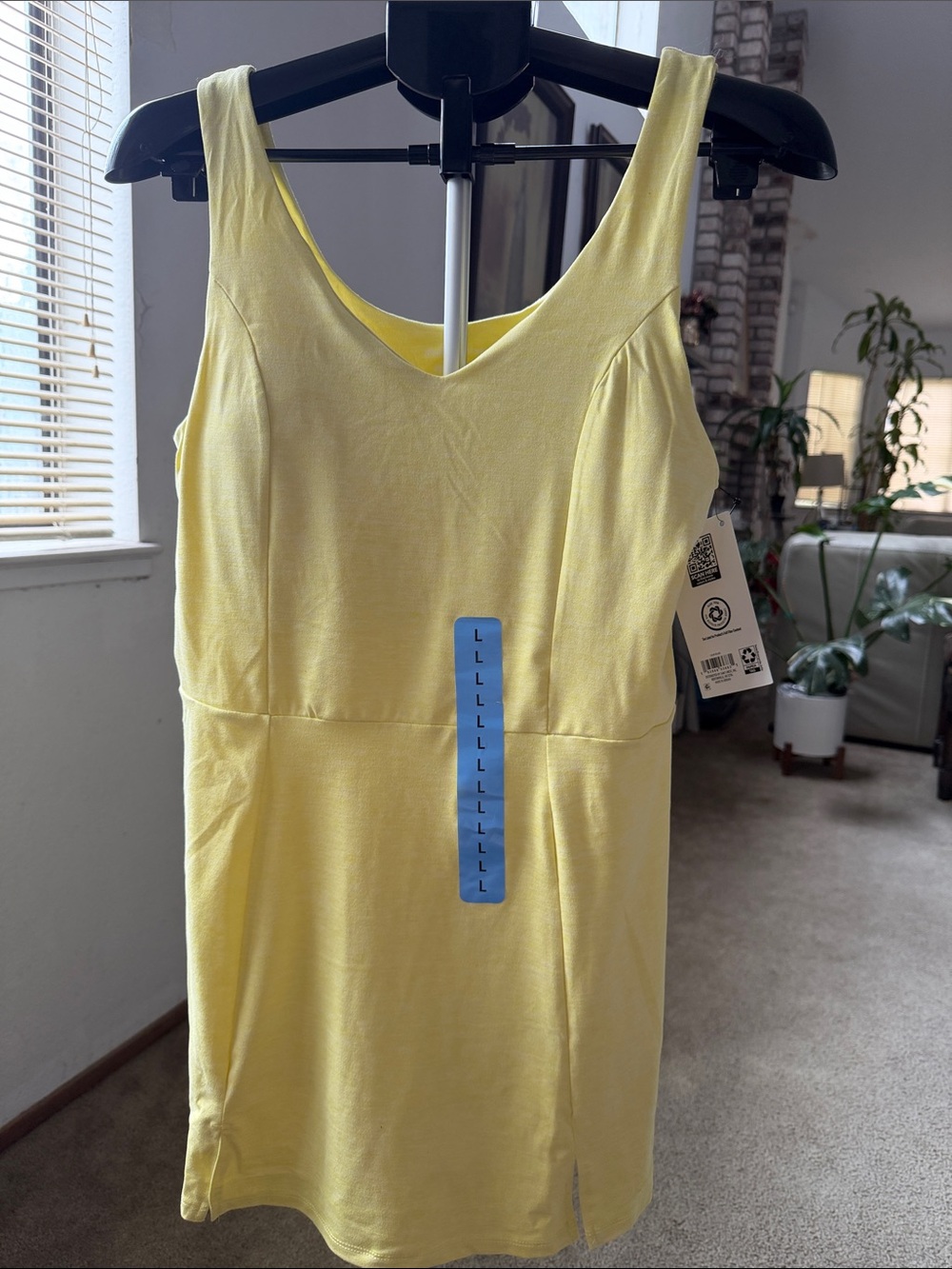 Women’s Yellow V-Neck Sleeveless Dress